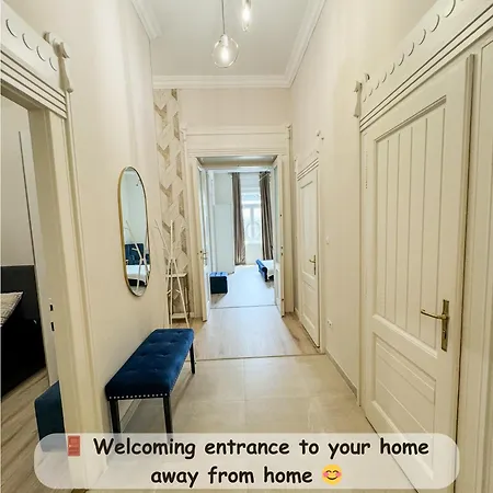 Parisian Chic Center شقة بودابست