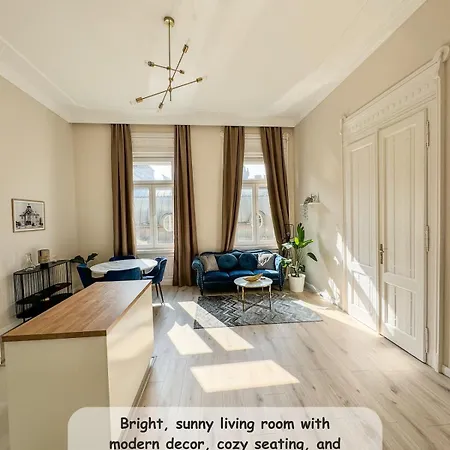 Parisian Chic Center Apartment Budapest